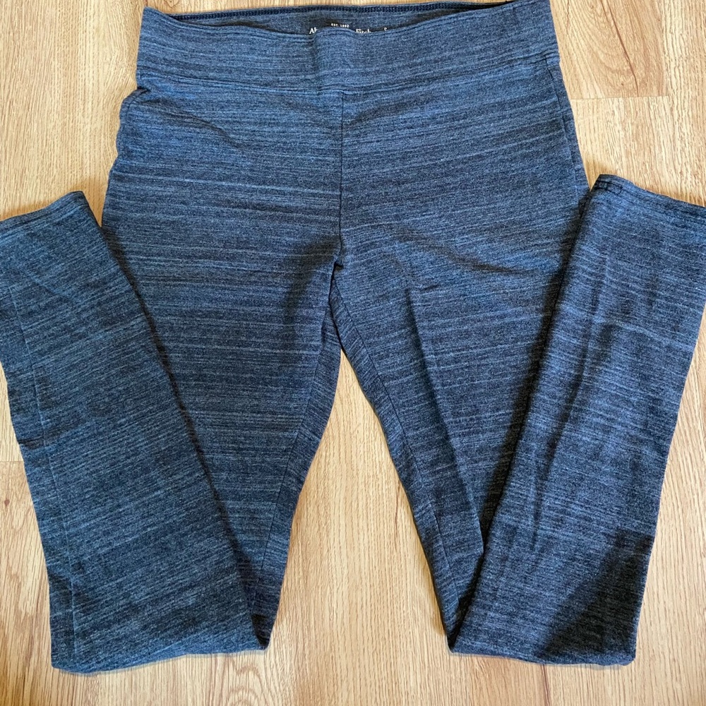 Gray Abercrombie leggings